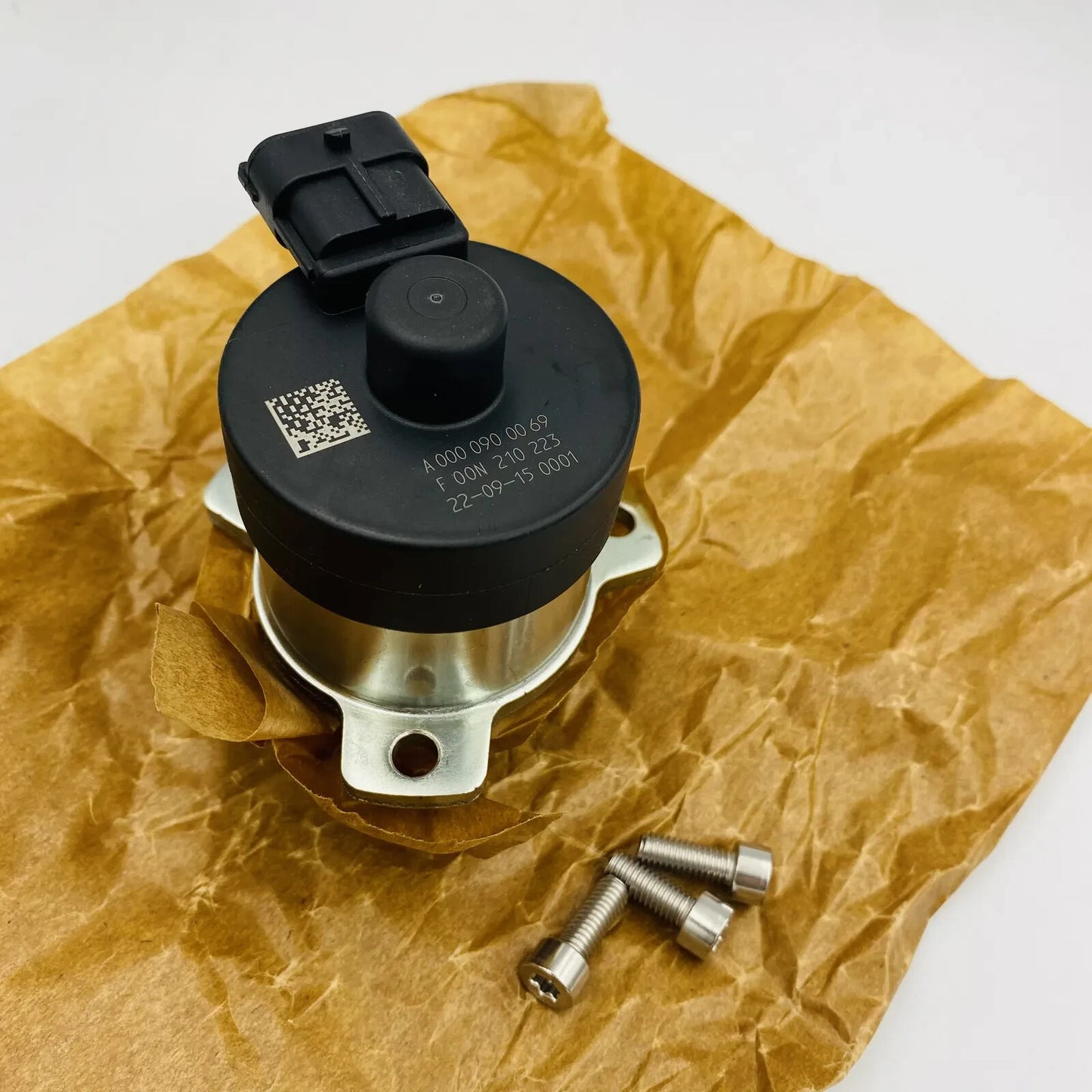 OEM BOSCH DETROIT FUEL METER CONTROL VALVE FOR DD13/DD15/DD16 A0000900069